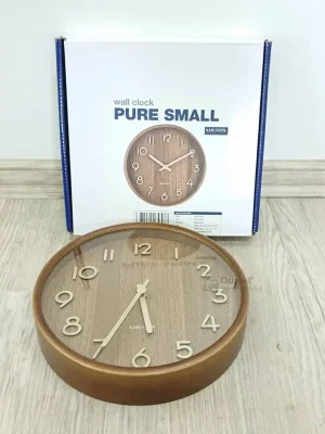 Hnědé nástěnné hodiny z lipového dřeva Karlsson Pure Small, o 22 cm Horká Nabídka